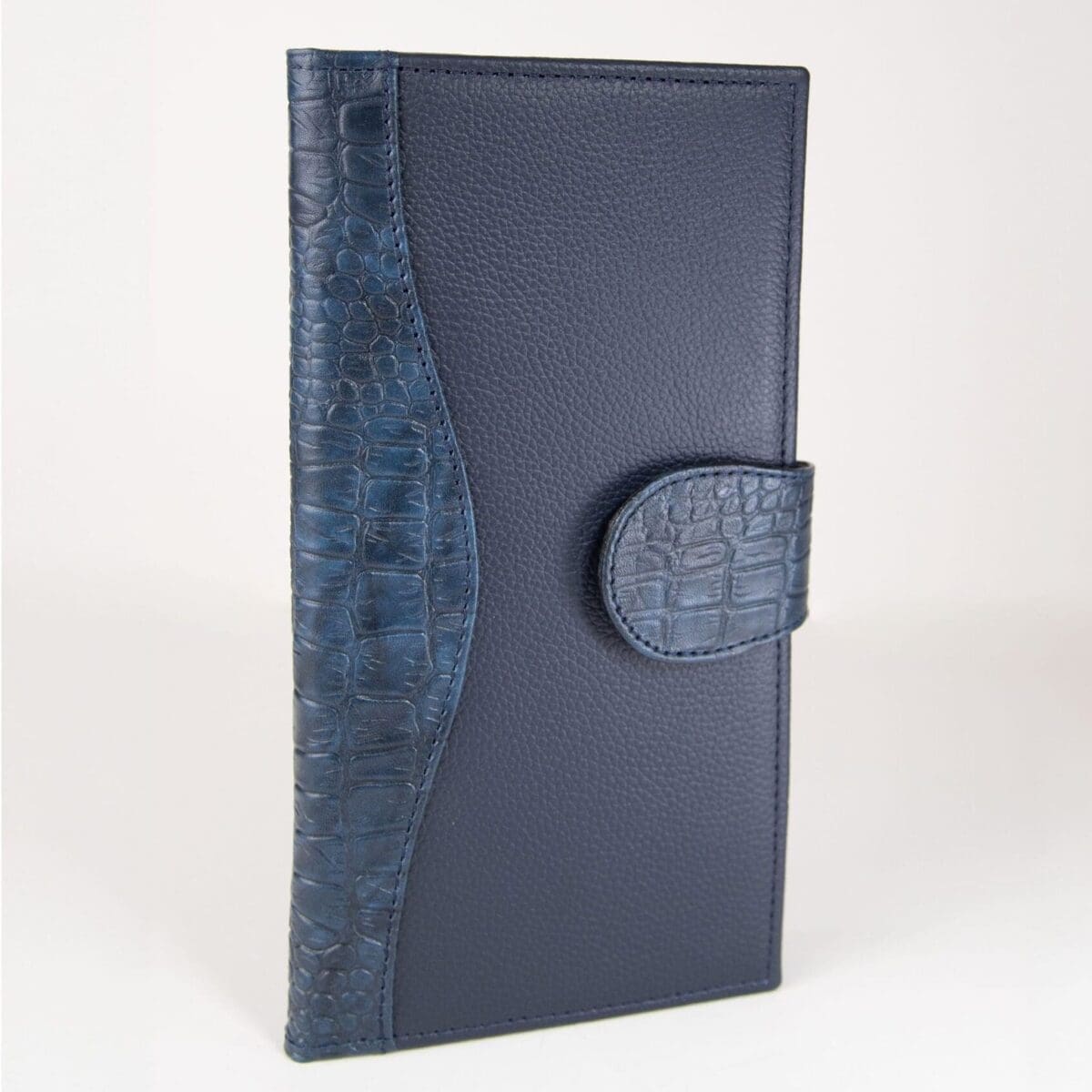 The Diplomat Travel Wallet