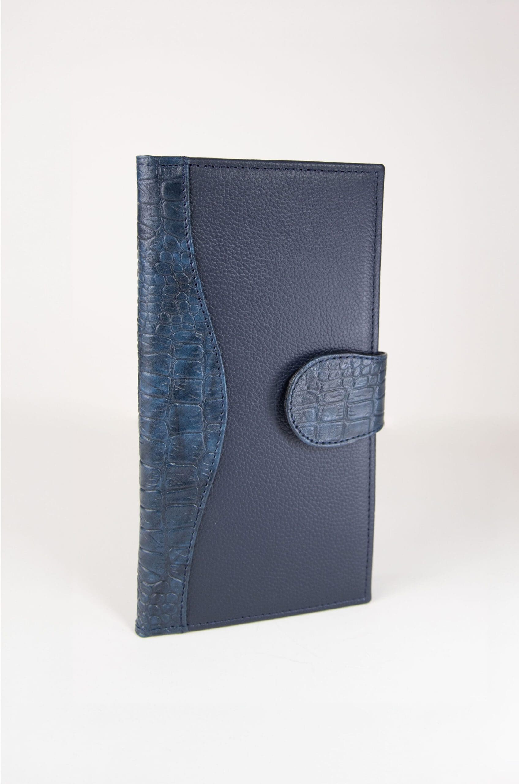 The Diplomat Travel Wallet