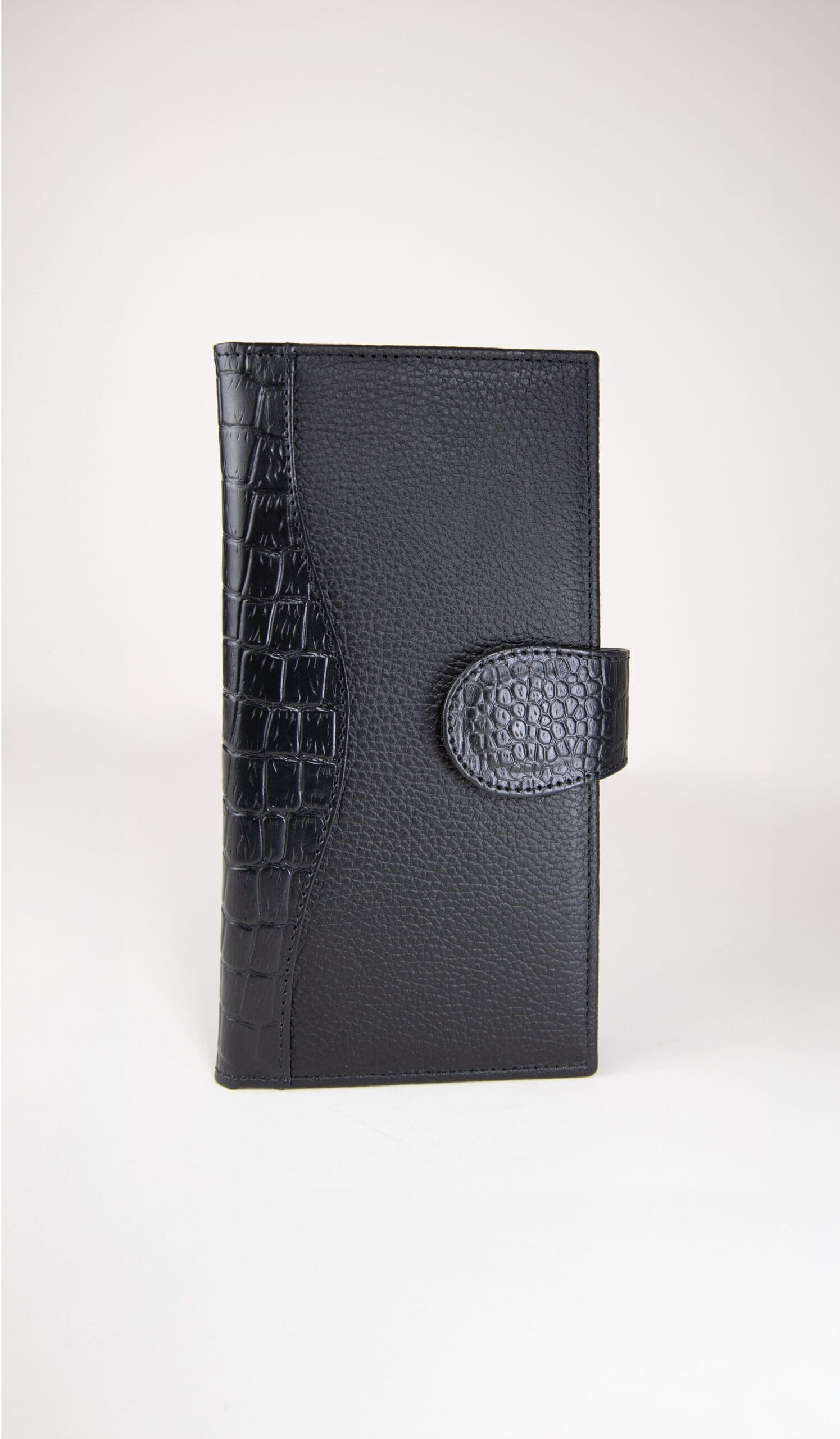 The Diplomat Travel Wallet - Image 6
